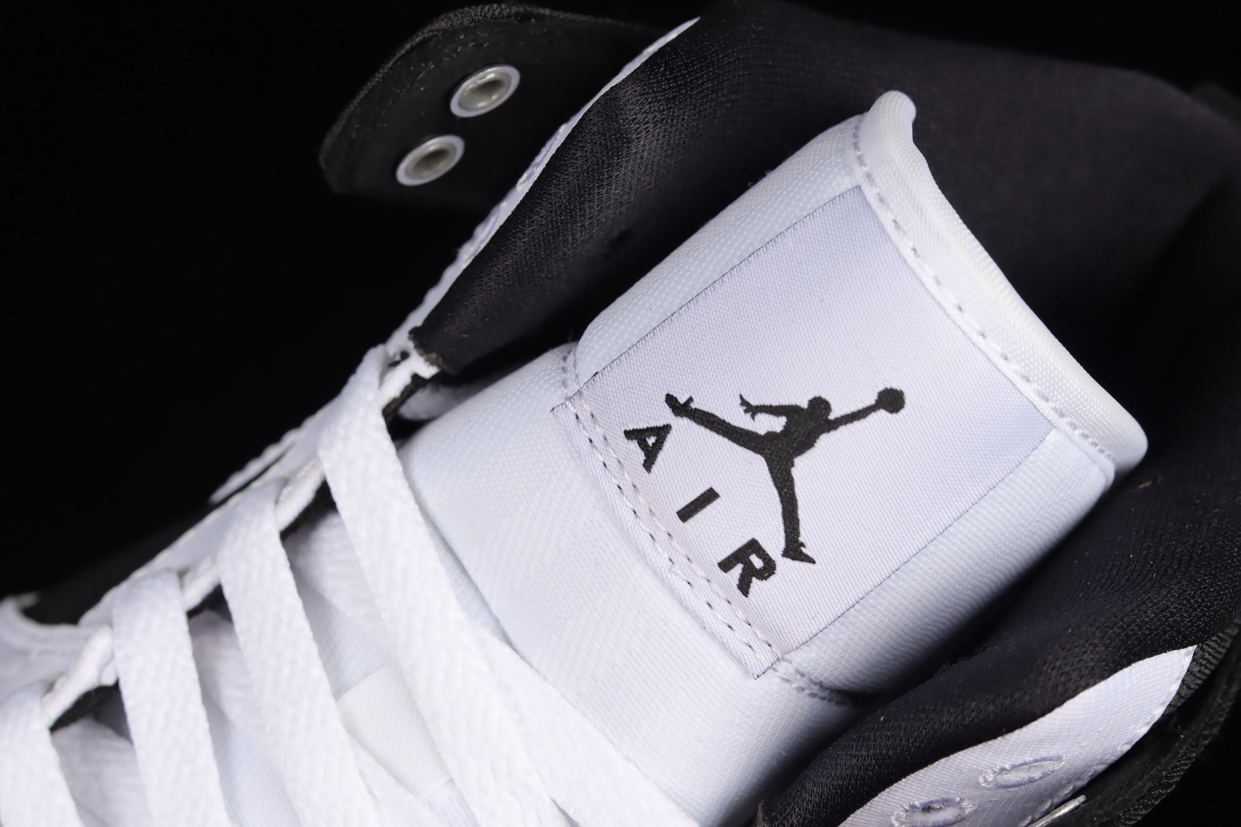 All categories Air Jordan Jordan series basketball shoes Air Jordan 1 Mid G version pure original Air Jordan 1 Mid UT "Black White" AJ1 Joe 1 white, black and purple stitching Zhongbang basketball shoes DD9338-016